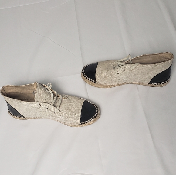 Chanel Embossed high top Espadrille - Picture 4 of 9